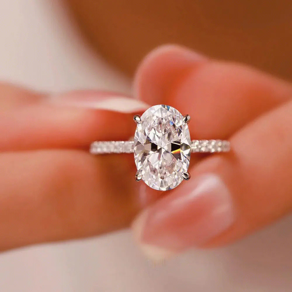 Oval Moissanite Ring in 18K Gold