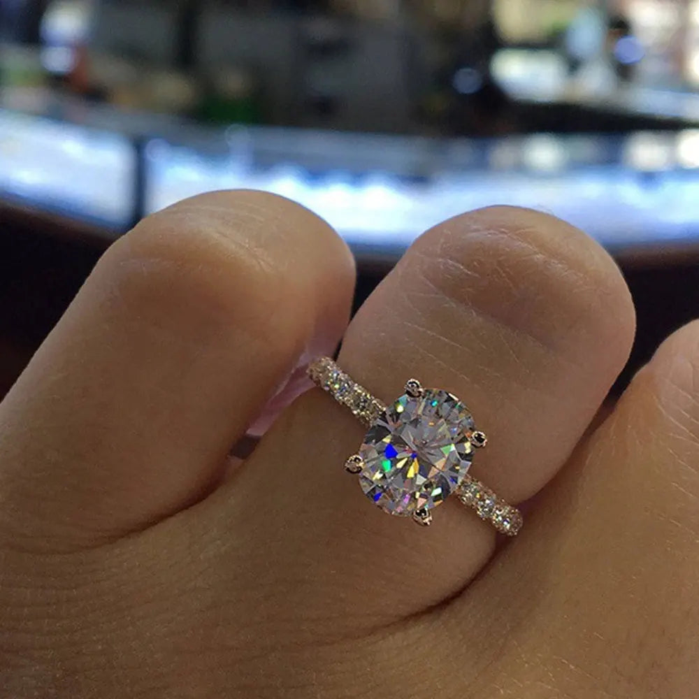 Oval Moissanite Ring in 18K Gold