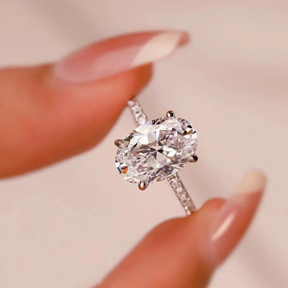 Oval Moissanite Ring in 18K Gold